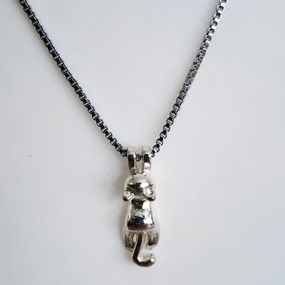 NWOT  Cat Pendant .925 with Box chain 18” Hang in There Cat Pendant